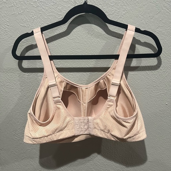 Wacoal Tan Sports Bra Size 38DD 852302 EUC Like New Neutral Color Very Nice - Picture 6 of 6